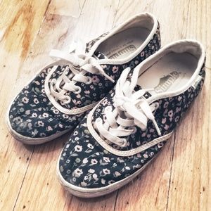 ✴SALE✴{Simple} Eco-friendly Floral Sneakers